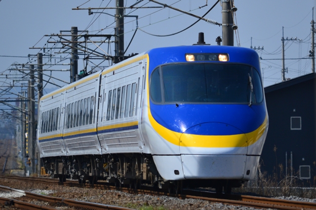 JR四国8000系｜鉄道写真図鑑