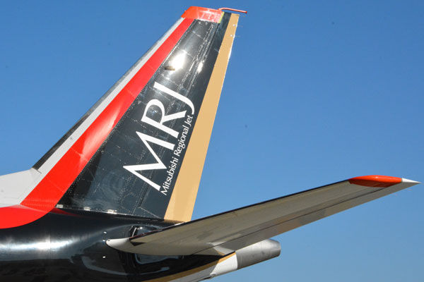 フォトレポート】国産旅客機「MRJ」ロールアウト式典 厳選写真24枚