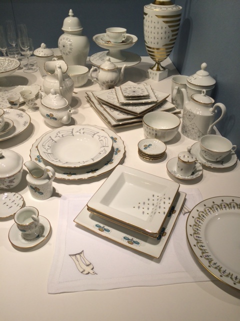 リチャード ジノリとミナ ペルホネンの「Bee white」シリーズに