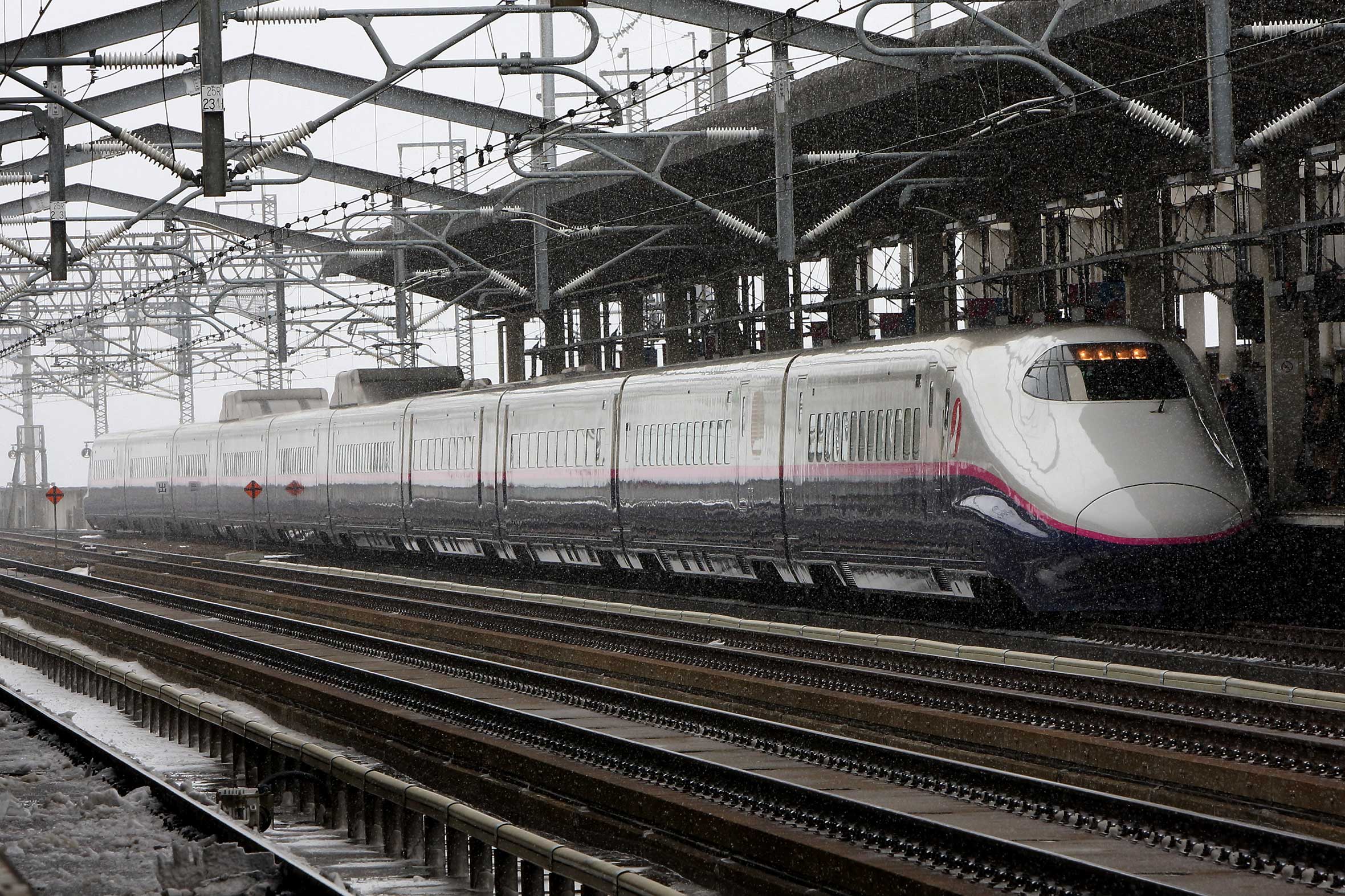 新型E5系新幹線「はやぶさ」－やっぱり冬は雪ですね25 | 電車のページ