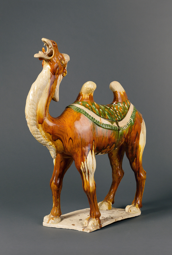 唐三彩大骆驼赏析_陶瓷鉴赏_中国古玩网