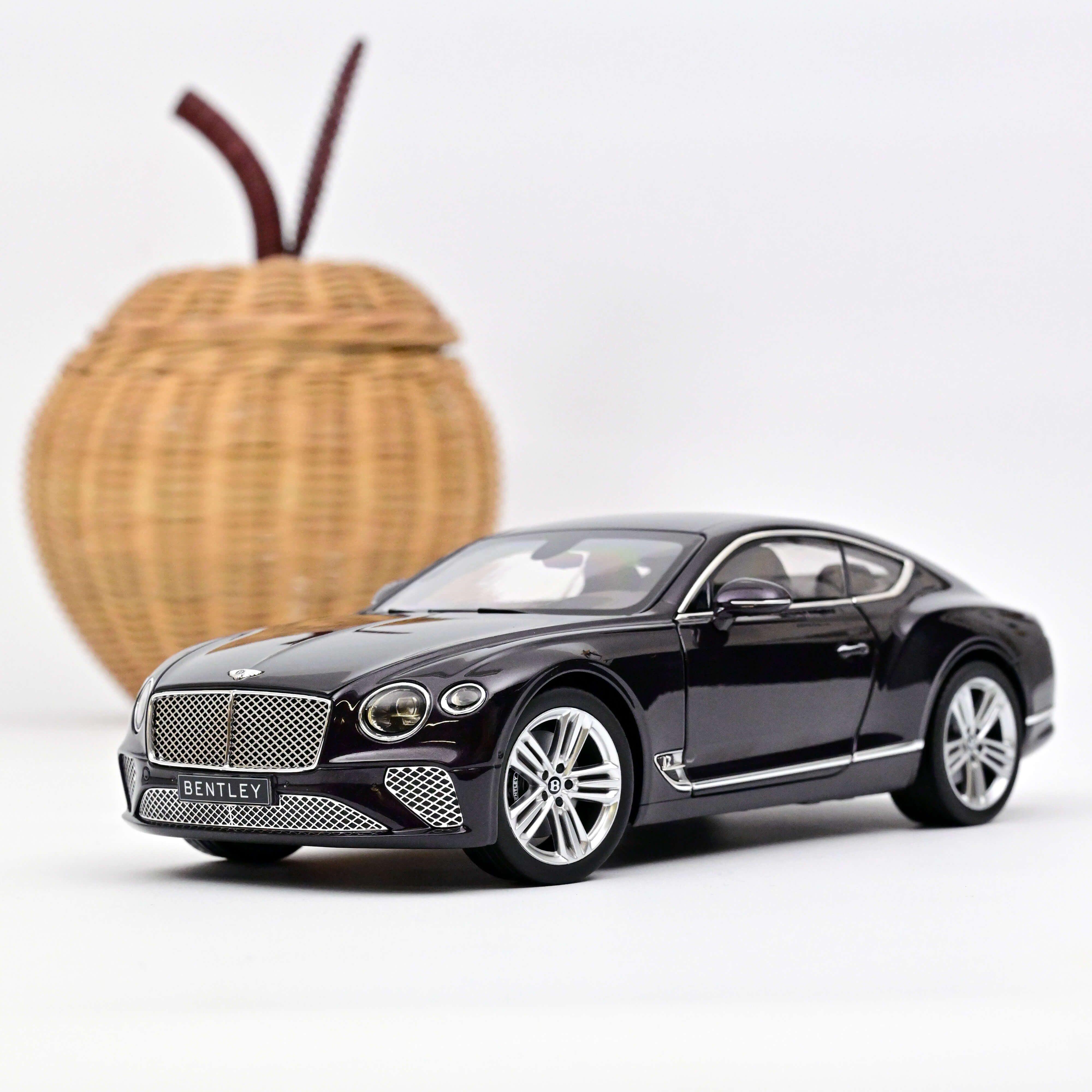 Bentley Continental GT 2018 Damson metallic 1:18 – Norev