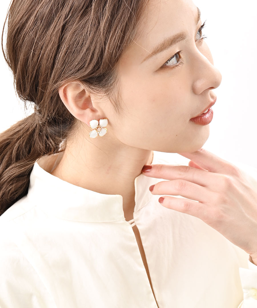 楽天市場】◇SALE◇ピアス イヤリング フラワー エナメル調 大ぶり