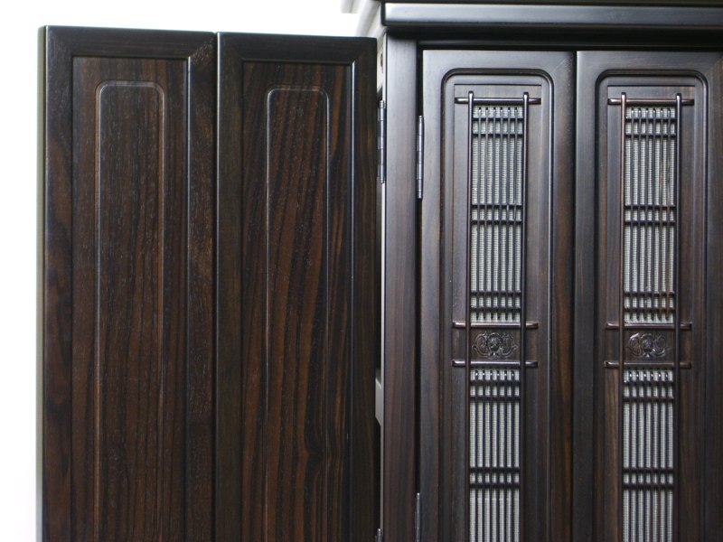 楽天市場】扉板 無垢材使用 厚板仕様の しっかりした 仏壇 唐木仏壇 上