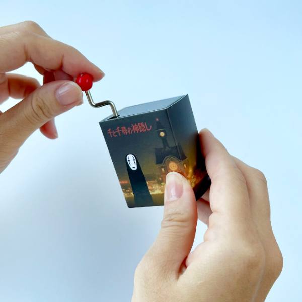 楽天市場】ジブリ グッズ 千と千尋の神隠し 手巻きオルゴール 夜景