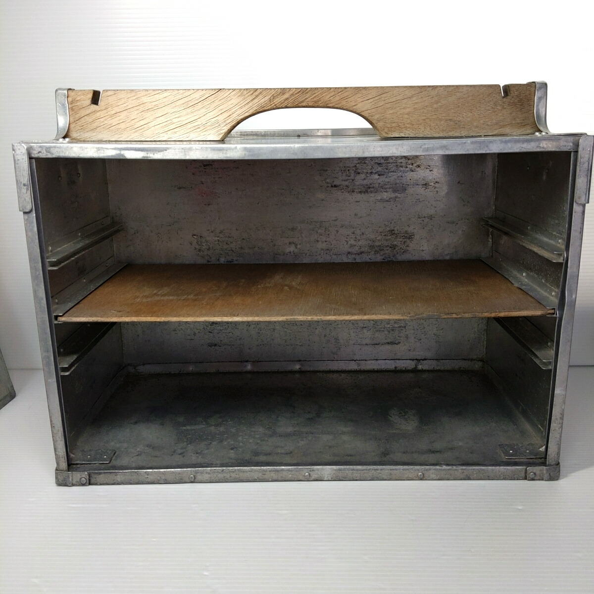 楽天市場】【中古品】おかもち 出前箱 横長 アルミ製 中板1枚〇YR