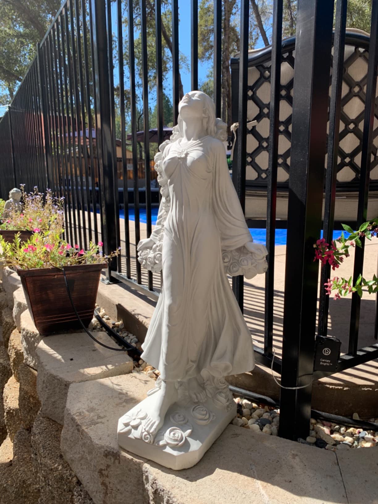 楽天市場】フローラ：神聖な庭園を守護する女神像 ストーン風 ガーデン