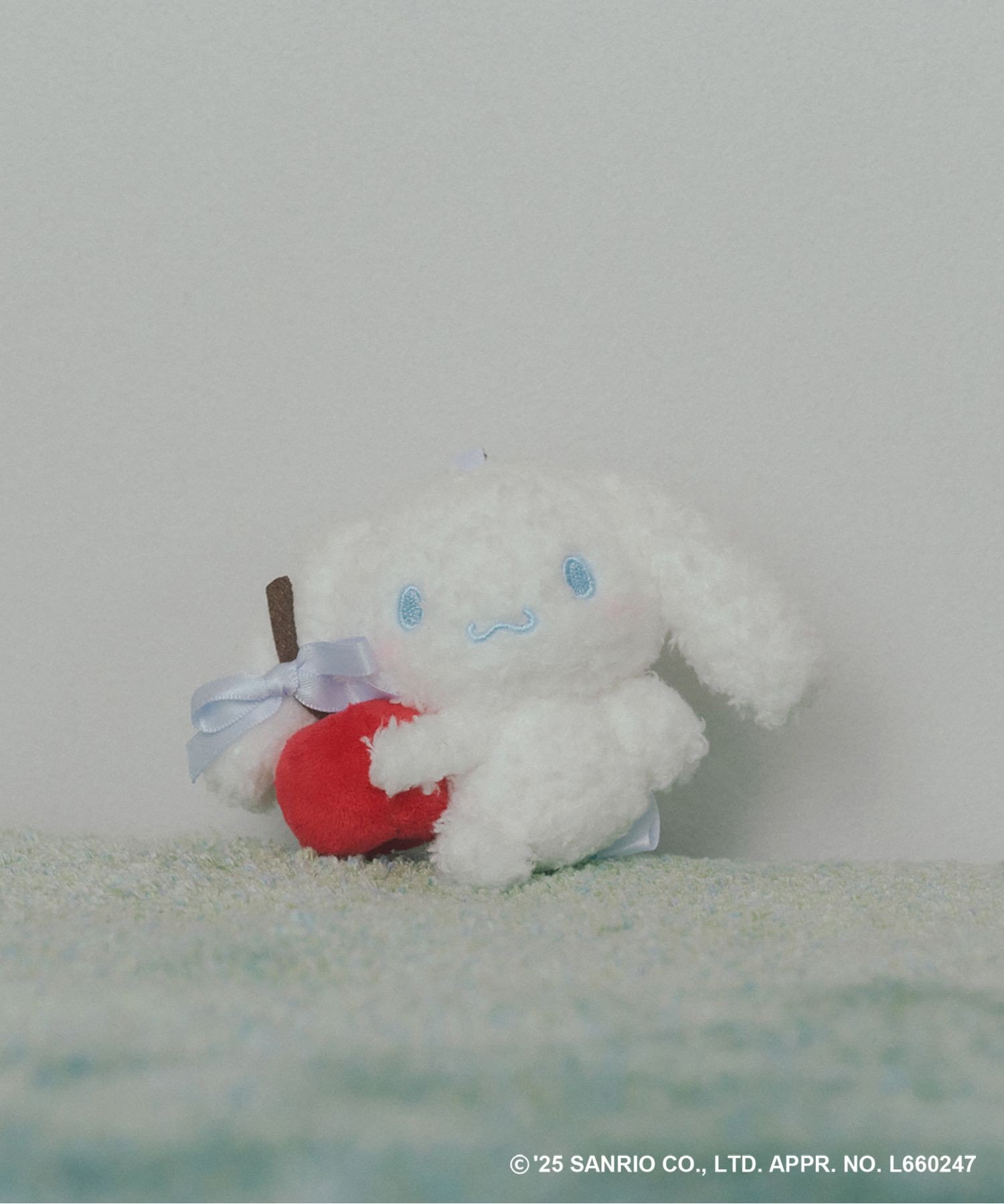 VIS｜【シナモロール】VIS別注ぬいぐるみチャーム | Rakuten Fashion