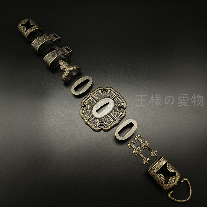 楽天市場】日本刀装具 太刀拵金具セット 銅色 刀鍔 縁頭 目貫 切羽 二