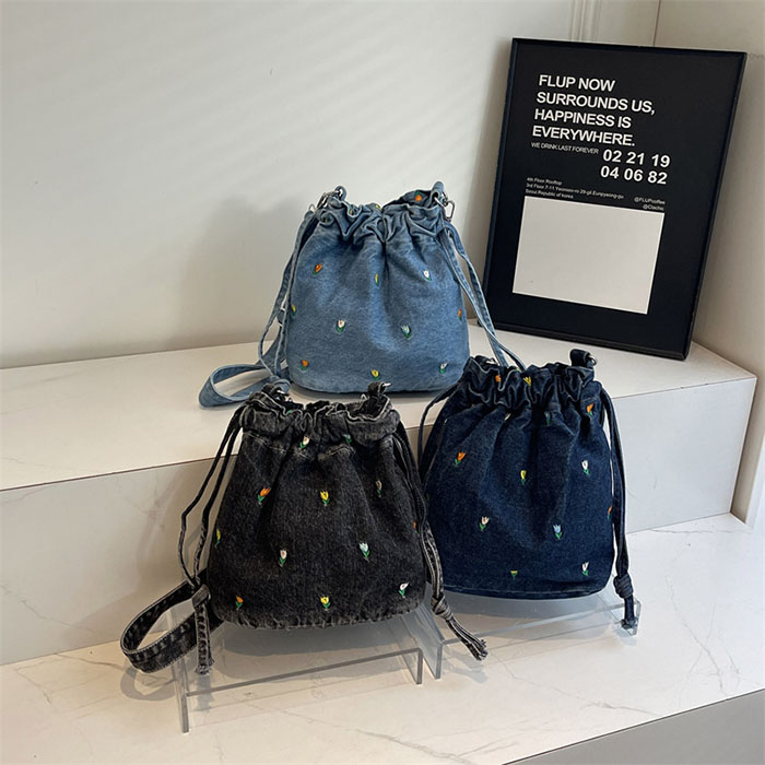楽天市場】花刺繍デニムバッグ デニム ショルダーバッグ レディース