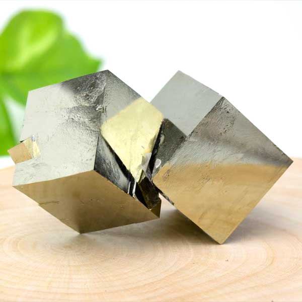 楽天市場】パイライト 結晶 キュービックパイライト 原石 クラスター