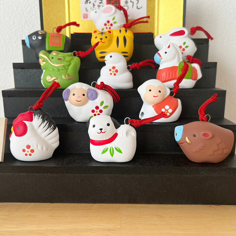 楽天市場】干支 置物 薬師窯 錦彩招福寿々十二支段飾り（土鈴・小）97