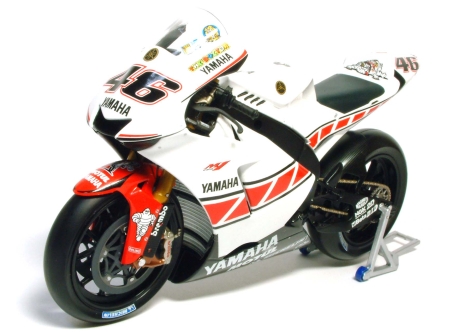 Yamaha YZR-M1 | ミニカー散財とほほ日記