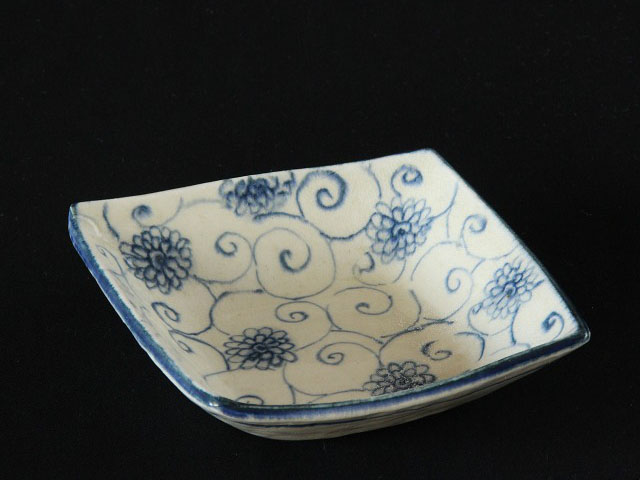 呉須花唐草角中鉢 - 【おとなの和食器屋 さんすい通販本店】