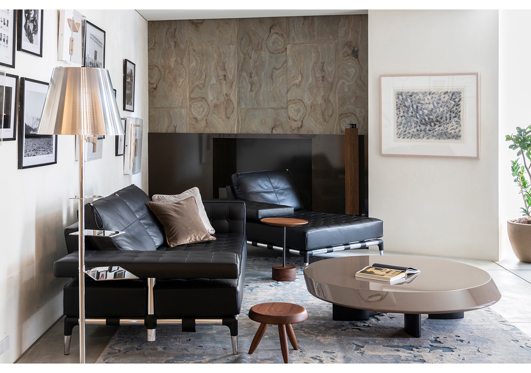 Cassina（カッシーナ）241-31 PRIVE 2人掛ワイド 黒革（13X606