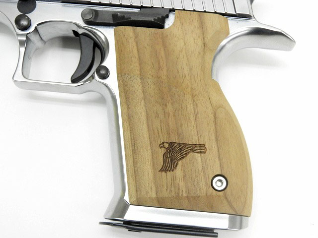 マルイデザートイーグルツートン使用、カスタムグリップ付き。 マルイ