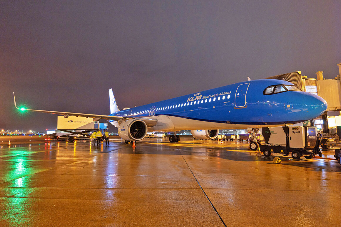 KLM debuts its first Airbus A321neo in service - Air Data News
