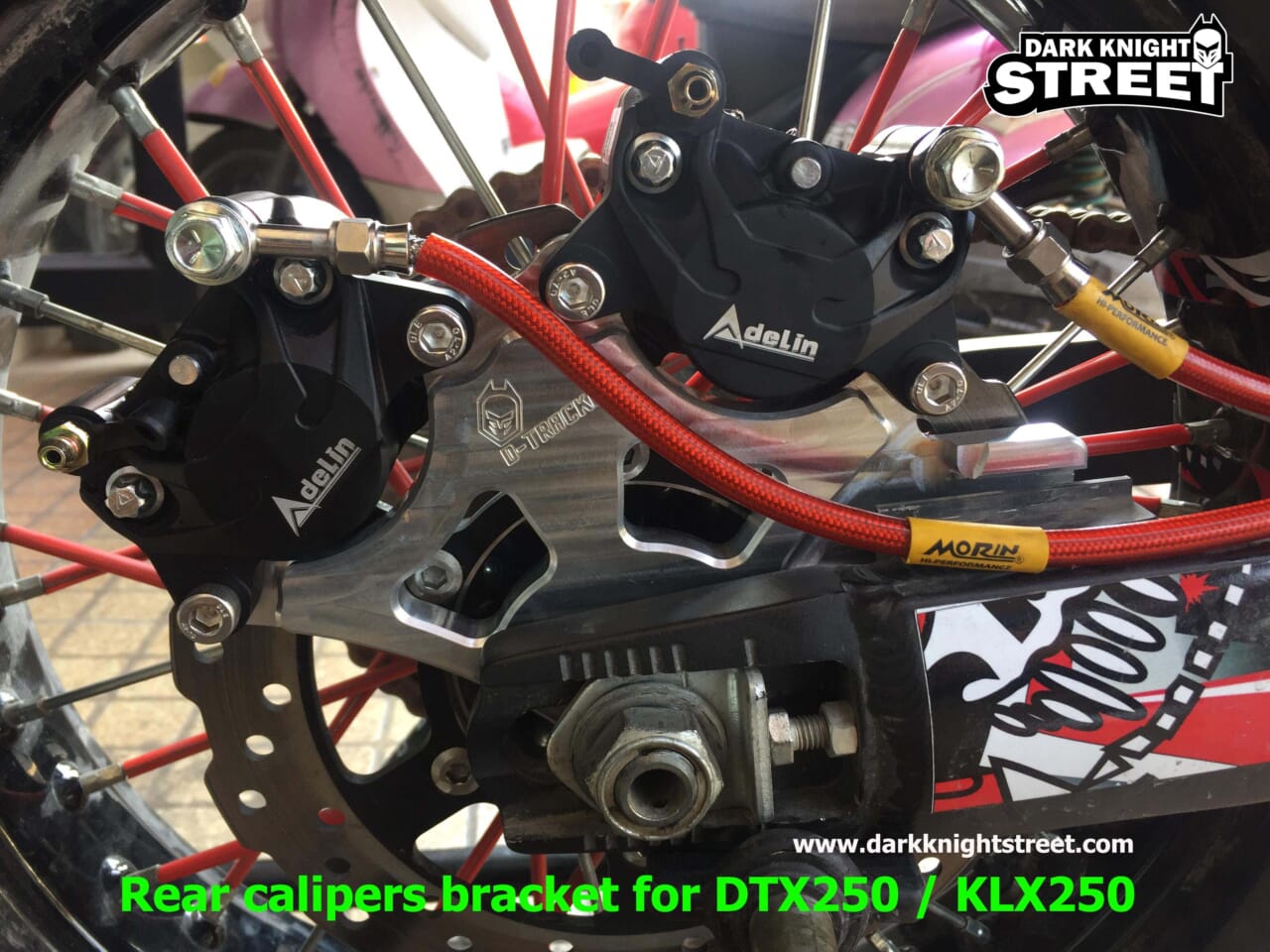 スタントには必須 キャリパーブラケット D-トラッカー/KLX250｜AxxL