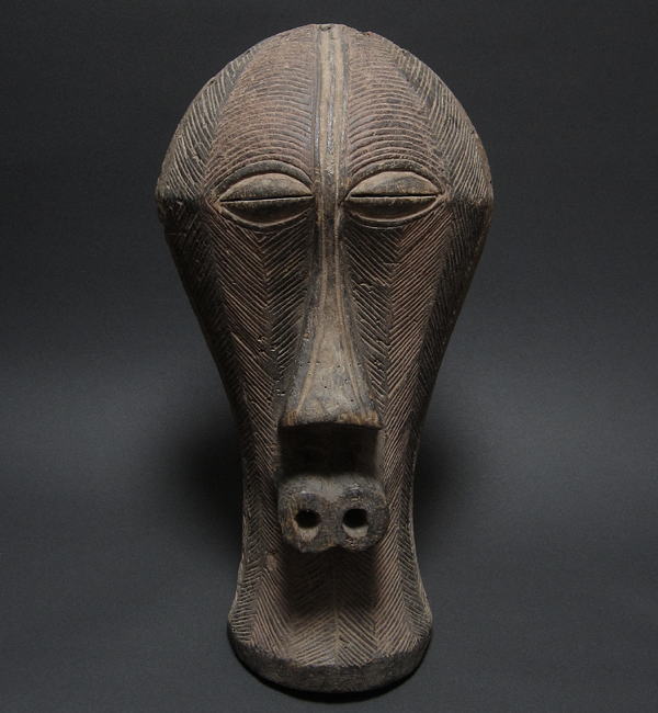 バソンゲのマスク<アフリカの仮面(木彫り)：アフリカ雑貨アザライ