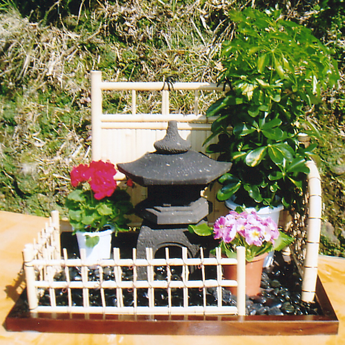 美術彫刻・創作灯籠の泉石材店【石日和】 / 四角型ミニ坪庭セット