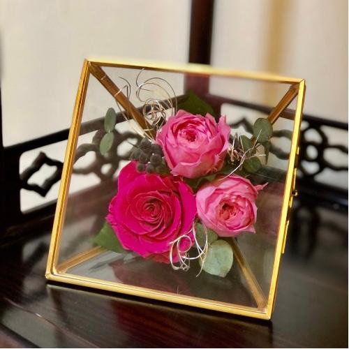 プリザーブドフラワーピンク グラスフレーム」| 花屋「Apertio Floris