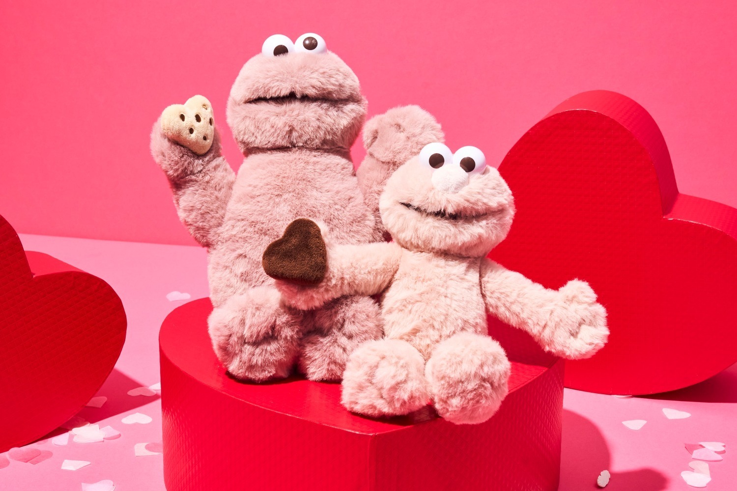 セサミストリートマーケットのバレンタイン、“くすみピンク”のエルモ