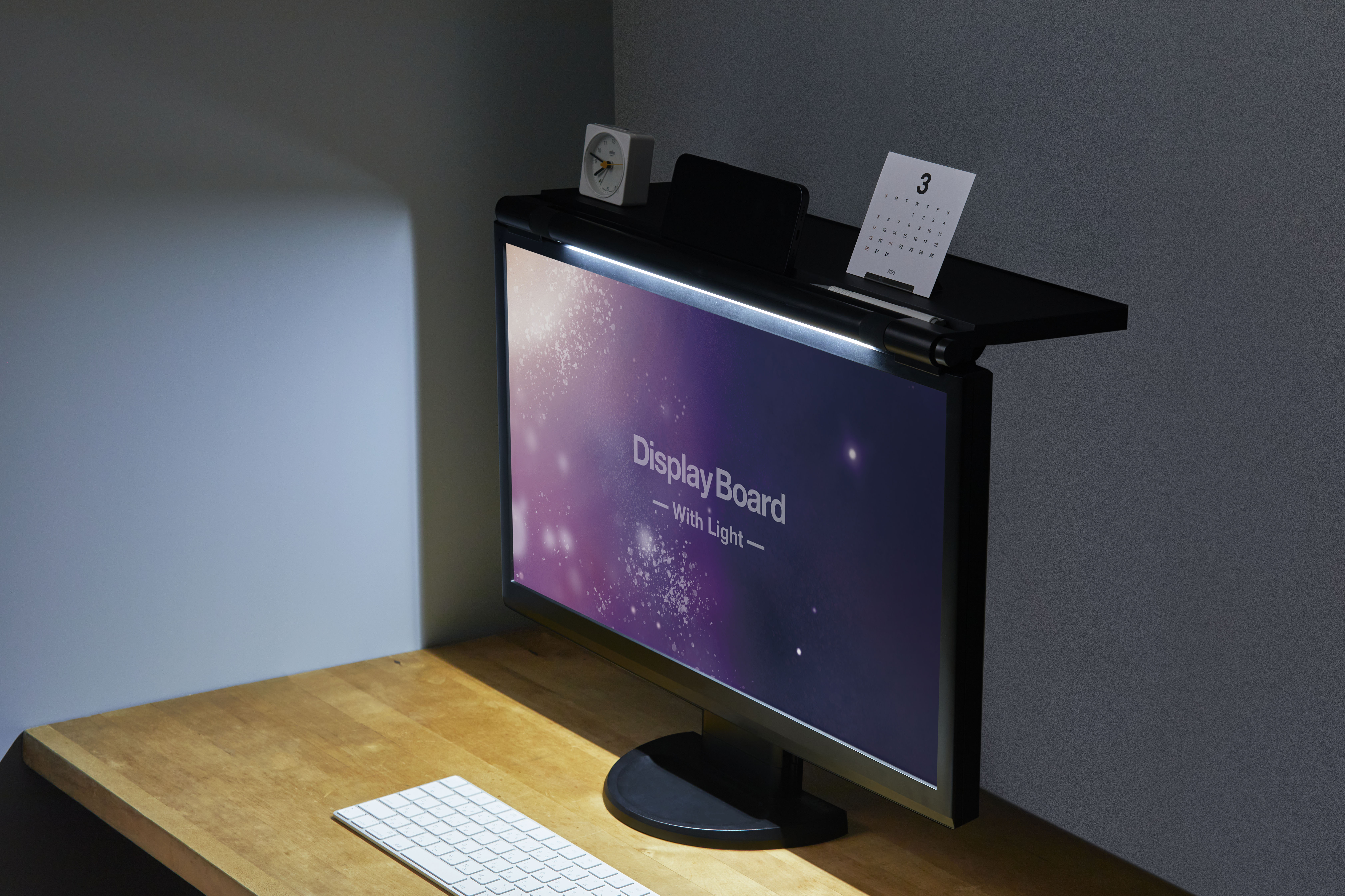 手元と顔を照らせる2wayライト付きの新モデル「ライト付きディスプレイ