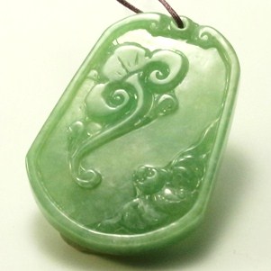 ミャンマー産天然翡翠彫刻＆アクセサリー専門店