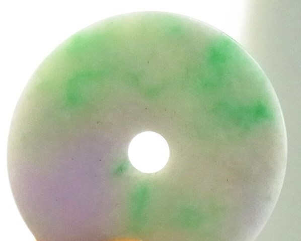 ミャンマー産天然翡翠彫刻＆アクセサリー専門店