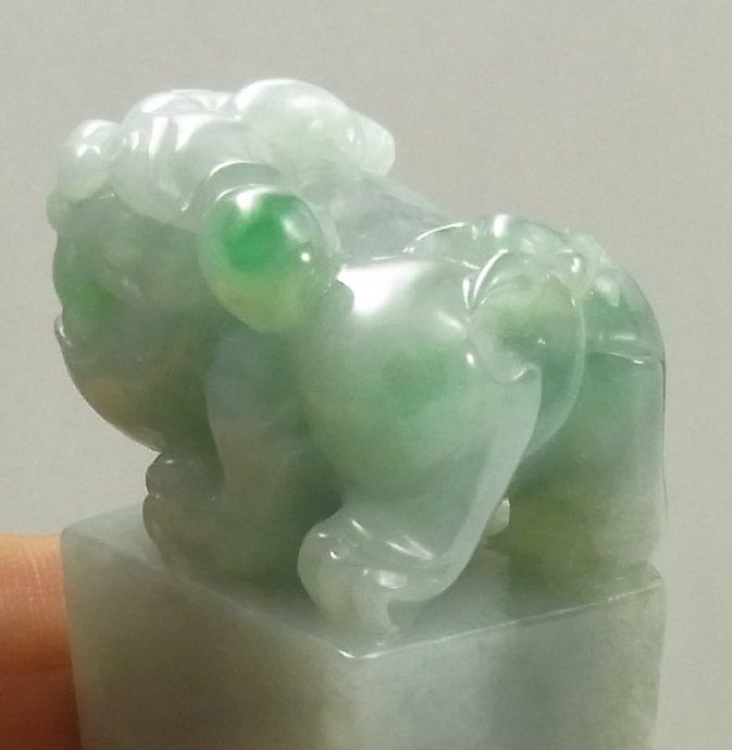 ミャンマー産天然翡翠彫刻＆アクセサリー専門店