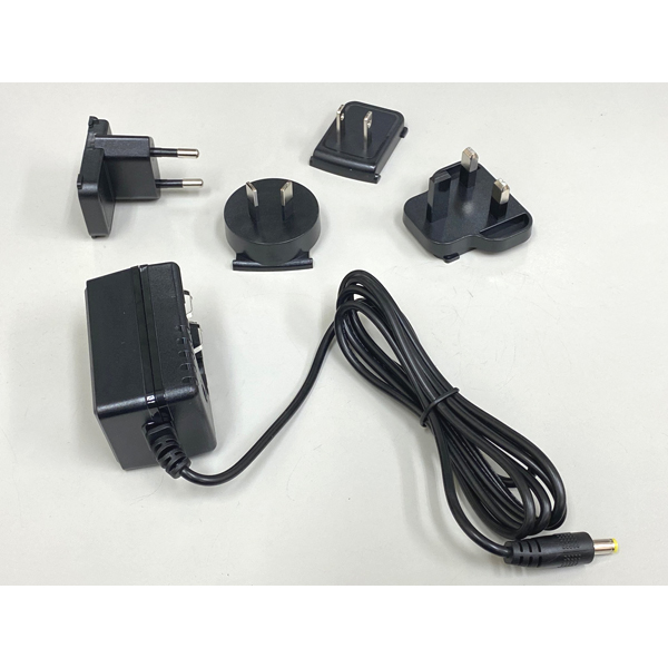 SONICWARE LIVENシリーズの専用ACアダプターです。