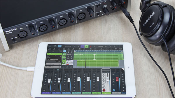 TASCAMの低価格で高音質名オーディオインターフェイスUS-4×4-CUをご
