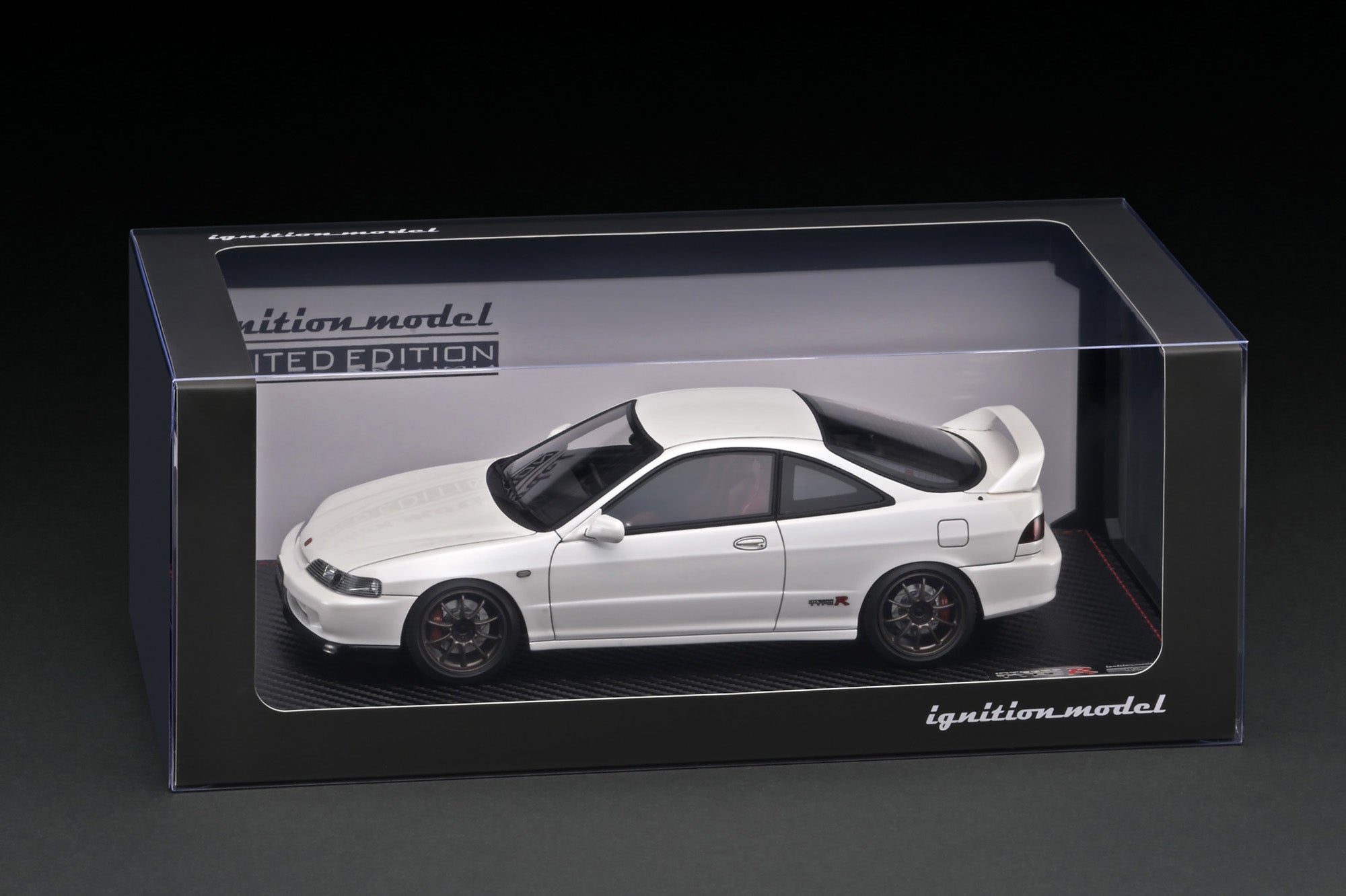 Ignition Model 1:18 Honda Integra (DC2) Type-R in Pearl White with