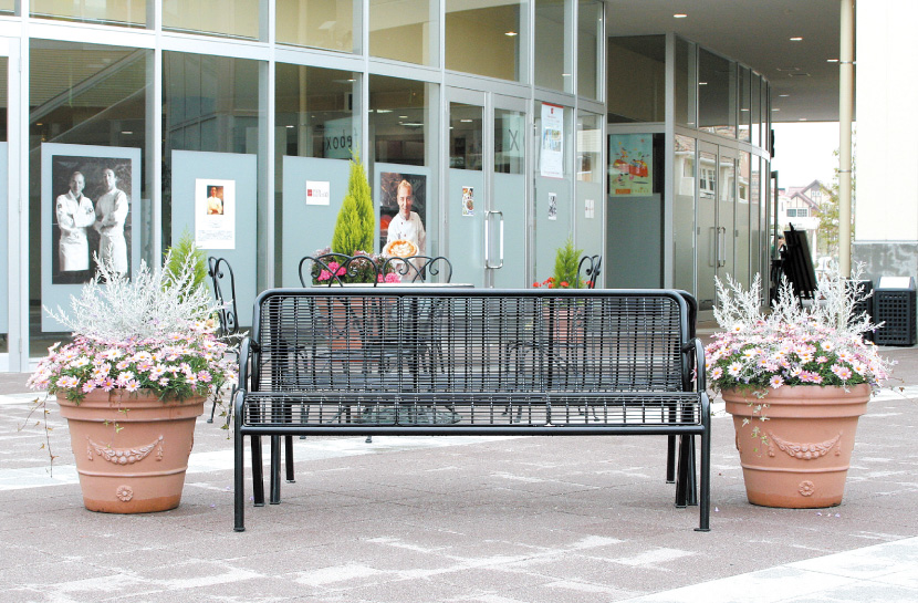 セラルンガの特長 | Serralunga | 松尾貿易商会