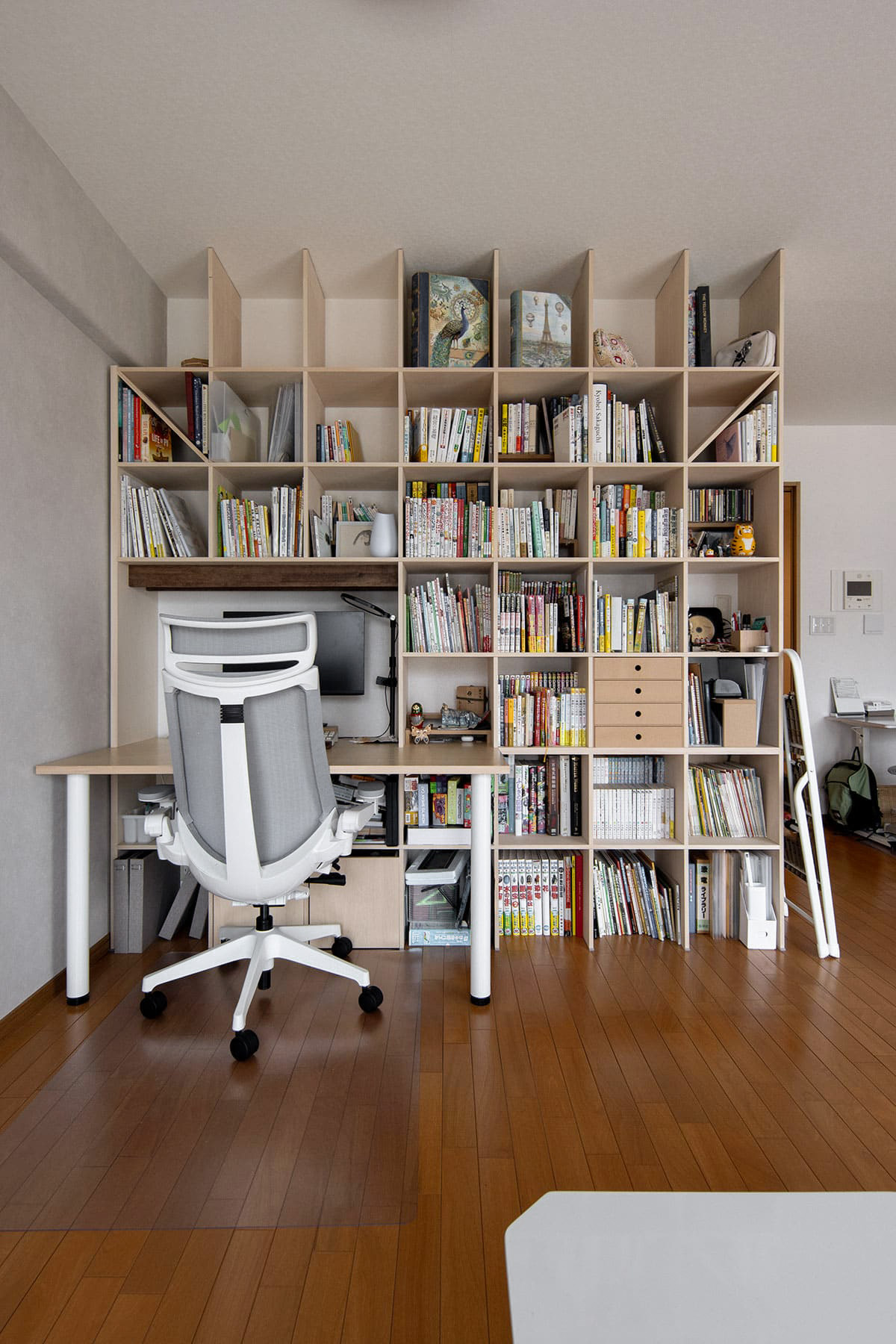 カウンター付き・開口部のある本棚 奥行350mm 縦7コマ×横7コマ 2-222