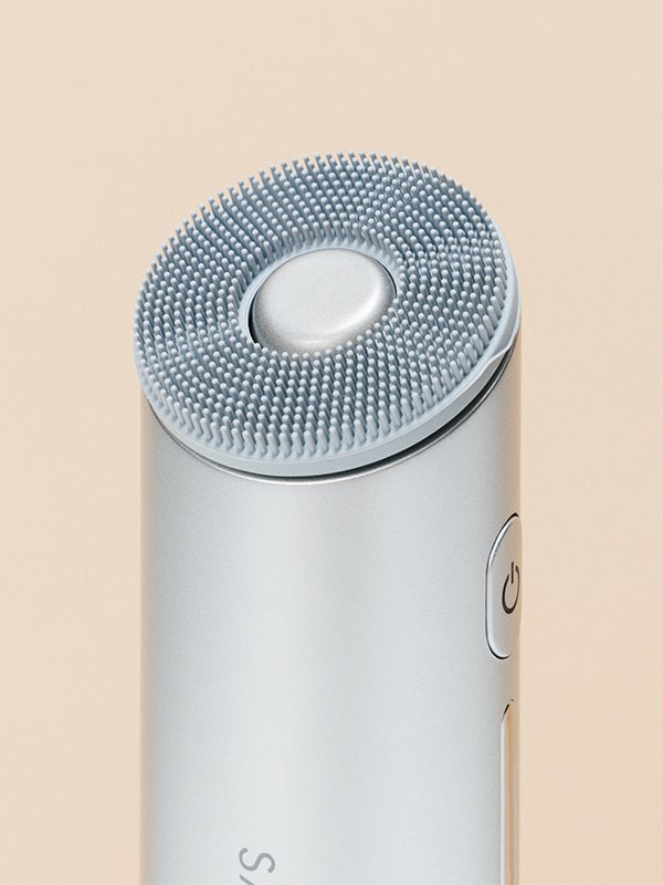 毛穴汚れやザラつきにさよなら！ SALONIAの洗顔ブラシが僕らの肌を