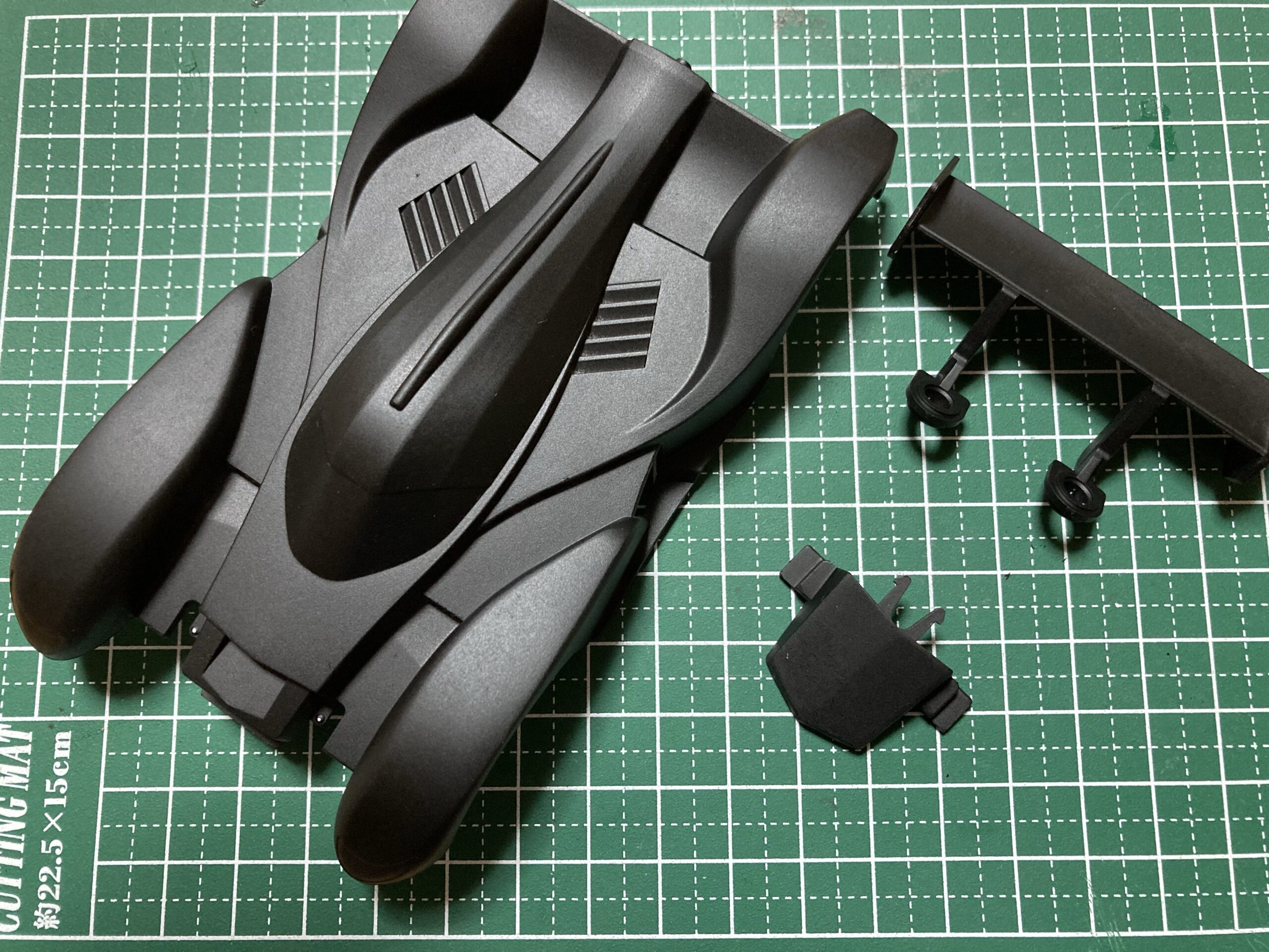 ミニ四駆のプラボディ】缶スプレーを使って塗装｜大切なのは下準備と3