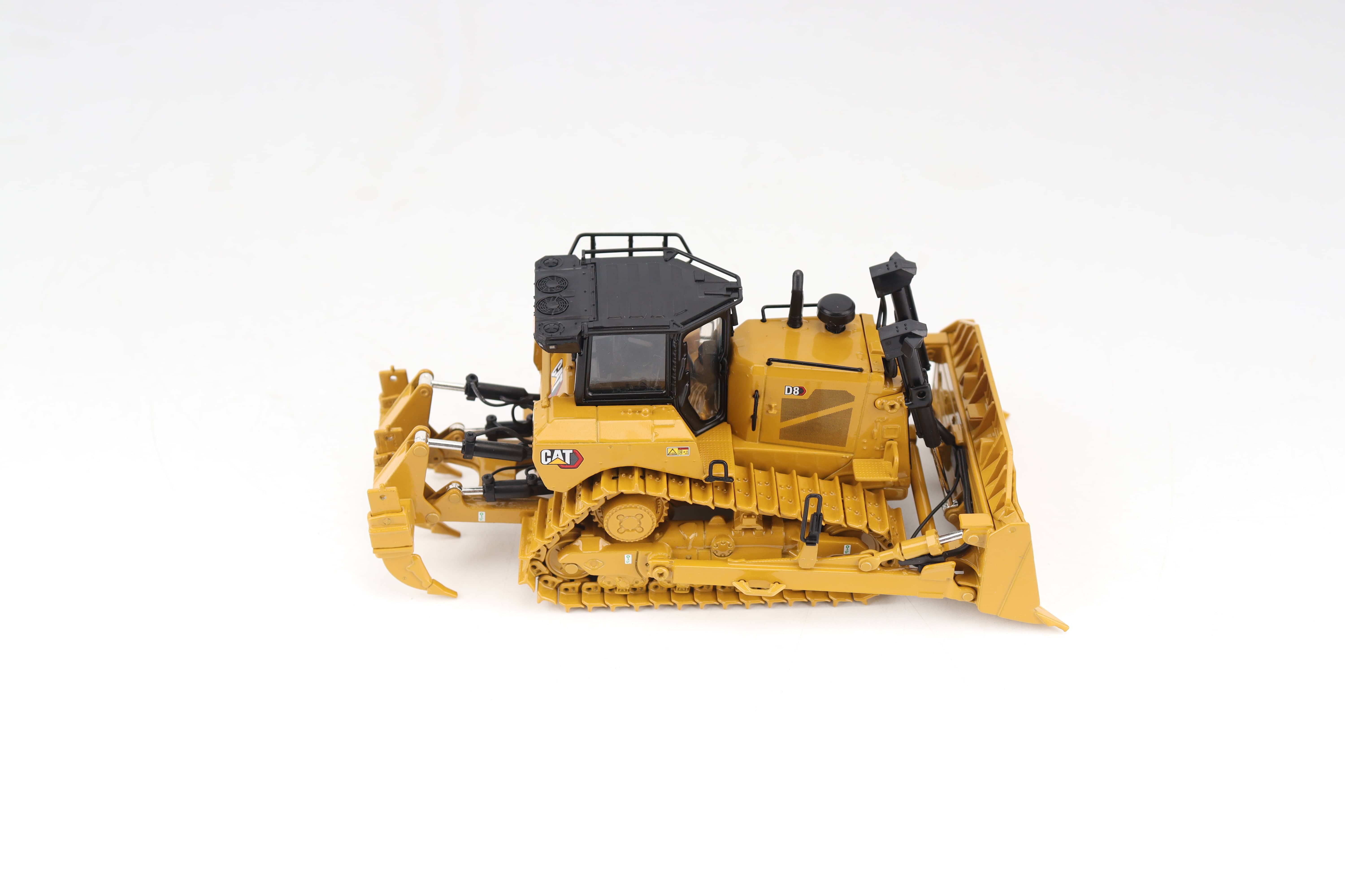 CAT D8 Track-Type Tractor High Line Edition 1:50 · Mining Mayhem
