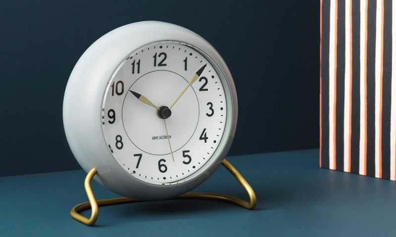 アルネ ヤコブセン テーブルクロック アラーム / ステーション - 時計
