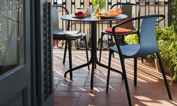 ベルヴィル アームチェア / シーブルーVitra（ヴィトラ） | 公式通販