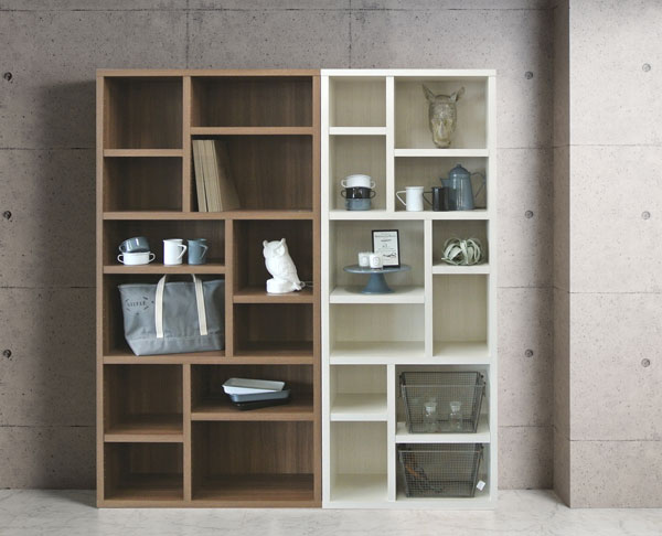 アシンメトリーなデザインが新しいシェルフ【書斎家具屋】