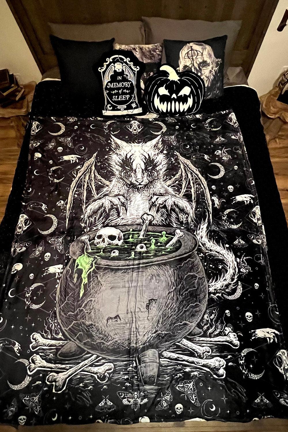Conjuring Cat Throw Blanket / ブランケット【VampireFreaks