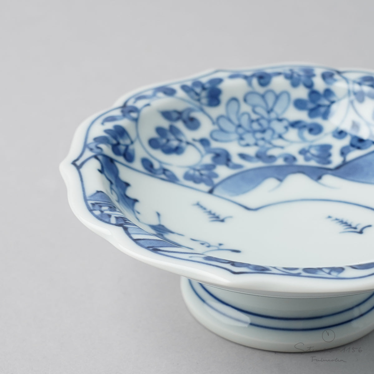 波佐見焼 染付間取山水 桔梗渕高台皿 10cm 高山陶器｜Studio1156