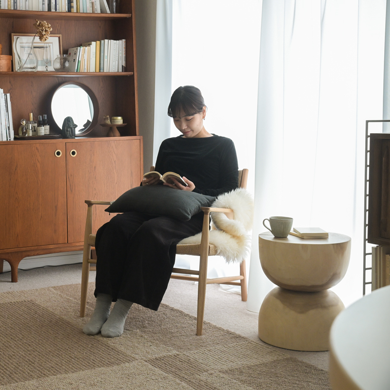 わたしの愛用品-空間にひとさじのアートをサイドテーブルhook ｜家具