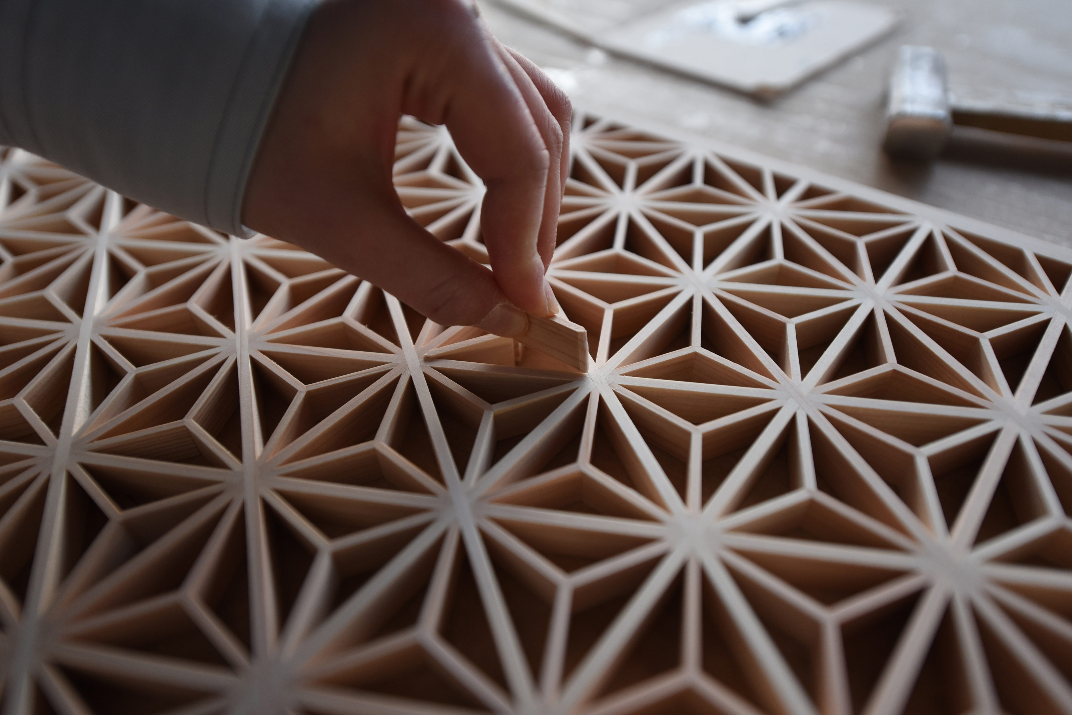 ウッドデザイン賞 受賞作品データベース | 組子「麻の葉ちらし