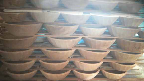 木製こね鉢手彫栃・栓・欅会津漆ぬり木鉢