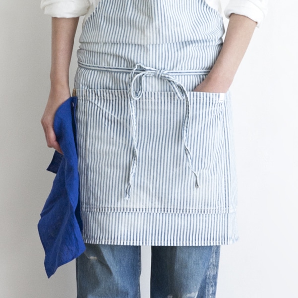 WEB限定】ヒッコリーデニムエプロン(ショート)(F)｜胸あてエプロン