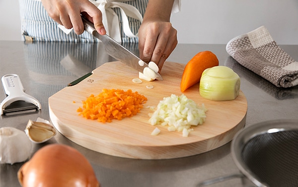 木製丸まな板 大｜まな板｜料理家 栗原はるみ レシピ・オンライン