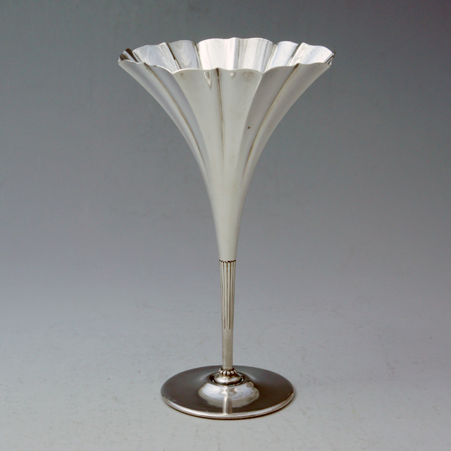 ティファニー「一輪挿し 花瓶」《アンティックかとう》