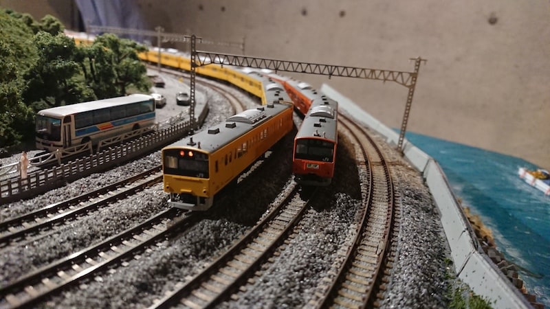 KATO 201系・総武線 入線！フル編成を楽しむ | あそぶログ！